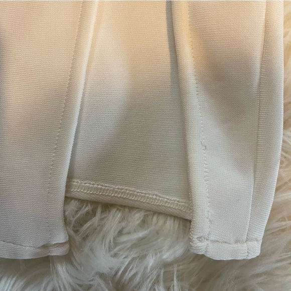 White Bodycon Ruffle One Shoulder Dress | SZ S - Picture 3 of 16